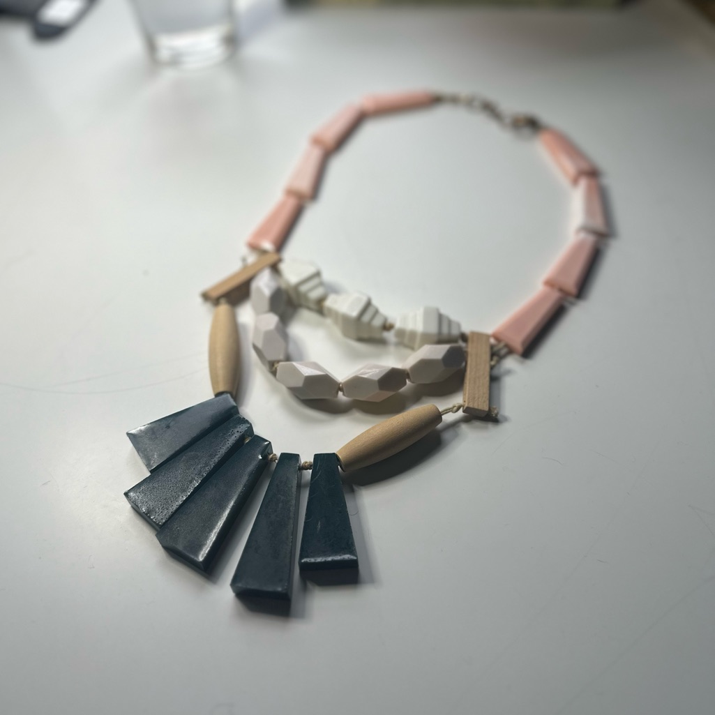 Colorpop Statement Necklace 8$
